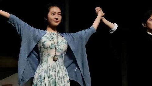 娱乐吃瓜酱刘亦菲,娱乐圈的“吃瓜酱”，揭秘女神背后的故事